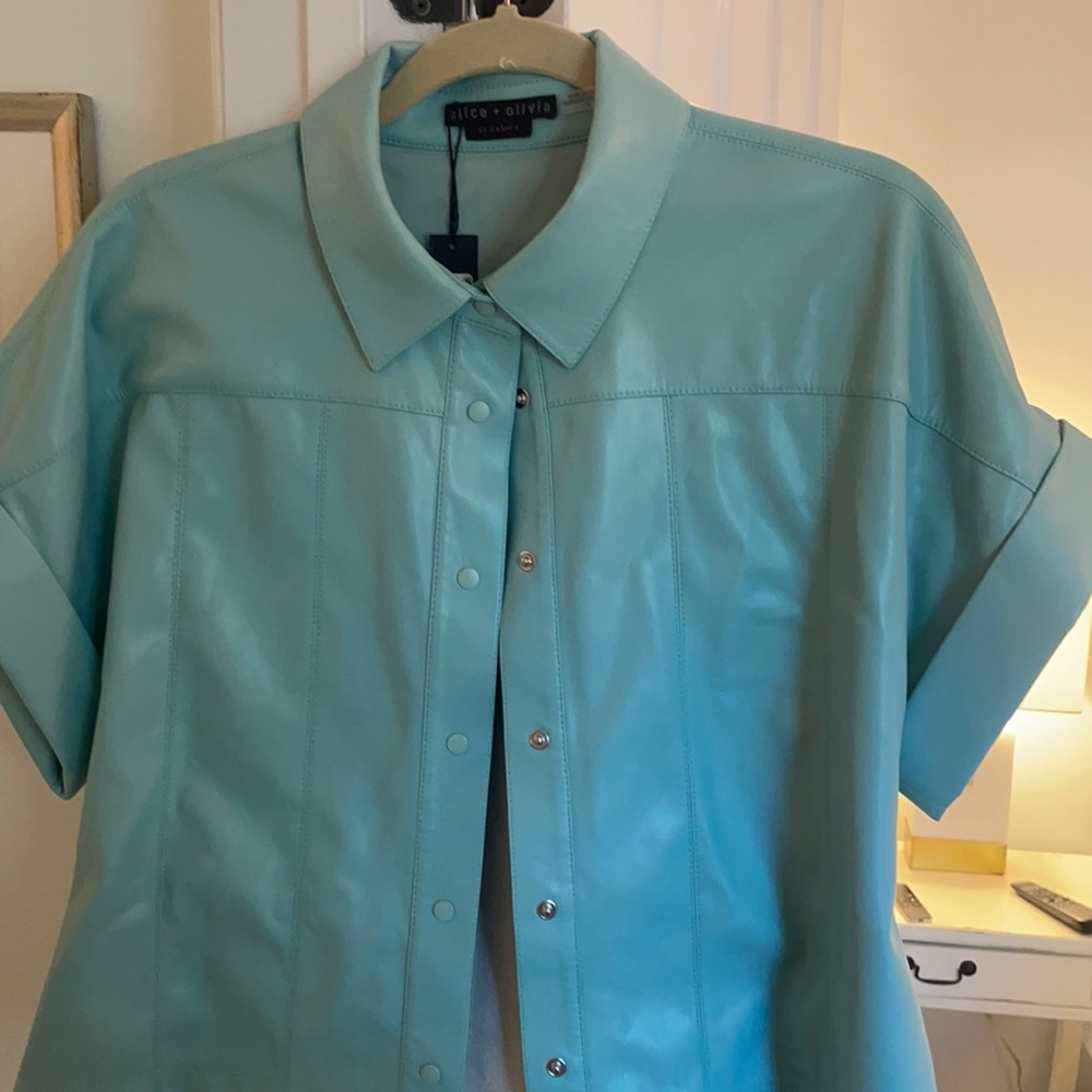 Alice and Olivia cropped button down